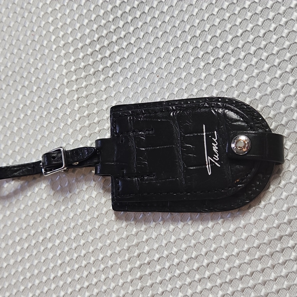 Tumi Black Leather Luggage Tag